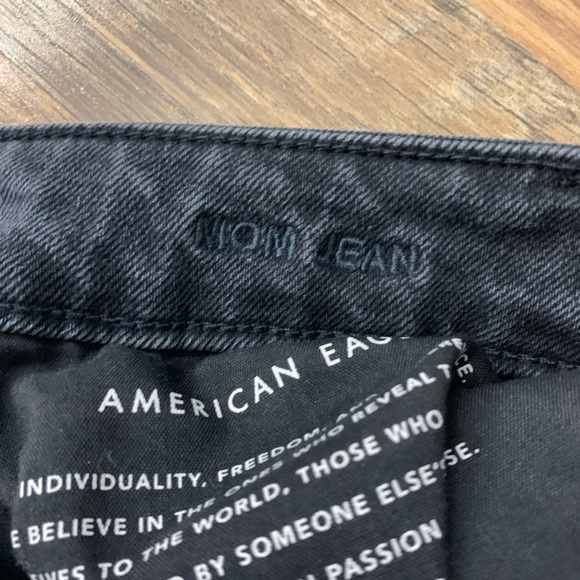NEVER WORN! american eagle mom jean - Picture 5 of 5